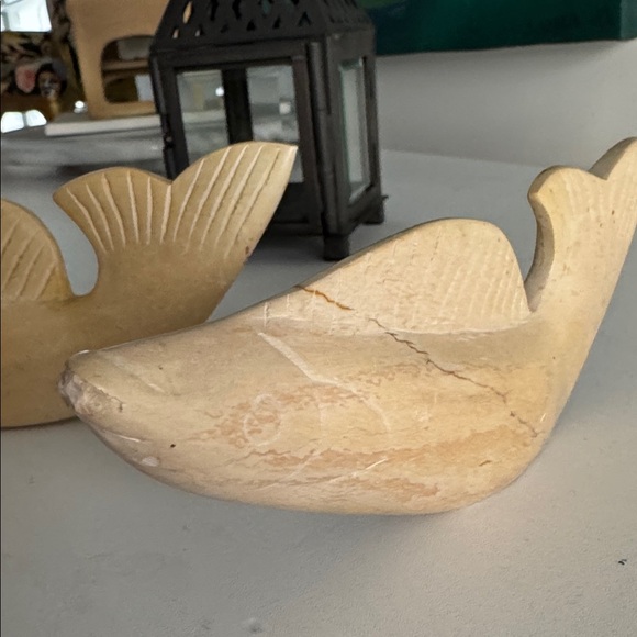 Artisan Hand Carved Vintage Tan Fish Figurines (2) - Picture 3 of 10